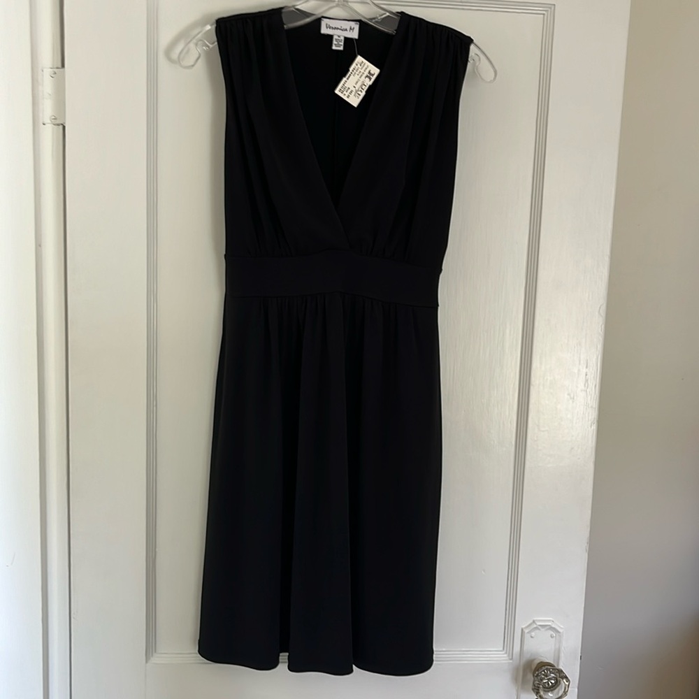 Little black dress sleeveless empire waist women’s size M NWT Veronica M brand
